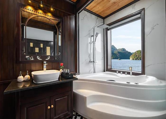 Amanda Pearl Cruise Bay 5* Ha Long