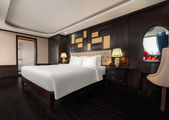 Amanda Pearl Cruise Bay Khách sạn 5*